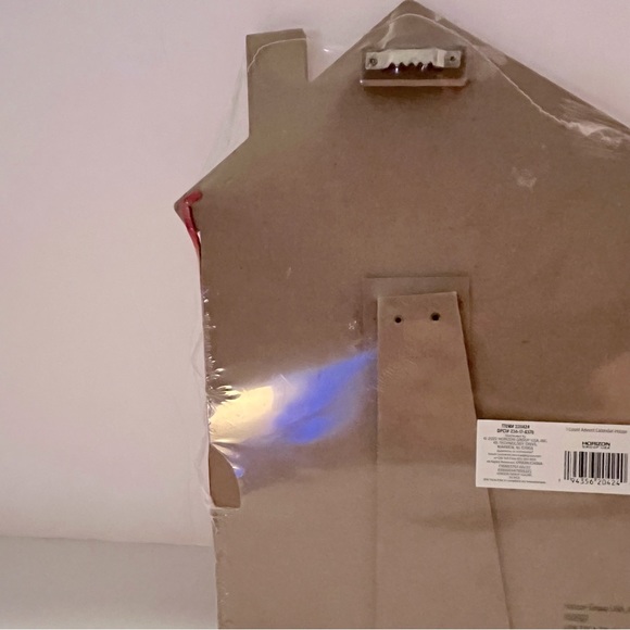 Horizon Holiday Wooden 11-1/2” x 9” Advent Calendar with Wreath Marker. New! - Picture 4 of 5